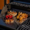 Grillrost.com Das Original Piastra Grill in Acciaio Inox | plancha 45x34cm - Adatta per Napoleon Le/Lex/Prestige & Rösle | 4mm Massiccio - 2