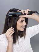 Rowenta Liss & Curl Ultimate Sunshine SF6220 - Plancha de pelo con doble salida Iónica, placas aluminio con recubrimiento de nanocerámica ultrashine, función 2 en 1 alisado y rizos Perfectos - 8