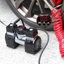 Amazon Basics Compresor de aire portátil Digital con pinza doble de batería, con estuche de transporte, Gris Oscuro - 3