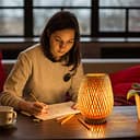 Schindora - Lámpara de mesa pequeña de bambú bohemio hecha a mano, lámpara de escritorio tejida de mimbre - 4