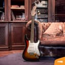 MAX GigKit - kit guitarra electrica para iniciación, amplificador de guitarra eléctrica de 40w, funda de transporte, afinador, cuerdas, palanca tremolo, correa, 2 puas, cable de 3m, Color Sunburst - 8