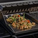 Grillrost.com Das Original Piastra per griglia in Acciaio Inox - Plancha 45 x 30 cm - per Napoleon Freestyle e Rogue 365, 425, 525 - Senza bruciatore Posteriore - 2