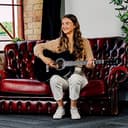 3rd Avenue Pack de guitarra acústica de tamaño estándar 4/4 para principiantes de 3rd Avenue, funda de transporte, púas, cuerdas de repuesto, soporte, correa y cejilla, Negro - 5