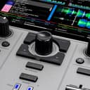 Denon DJ PRIME GO+ Tragbarer DJ-Controller und Mixer mit Stem-Trennung, 2 Decks, WLAN-Streaming, Bluetooth, Lichtsteuerung, 7" Display und Batterie - 16