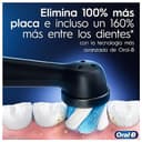 Oral-B iO 5N Pack de 2 Cepillos de Dientes Eléctricos con Mango Recargable, 2 Cabezales y Estuche de Viaje con Cargador, 5 Modos De Cepillado, Diseñado por Braun, Negro y Blanco - 2