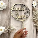 Butterfly Store Cake Topper Personalizzato Nomi in Legno – Decorazione per Torta Matrimonio, Anniversario o Evento Speciale – Stile Boho Elegante – 15x25 cm – Artigianale e su Misura - 1